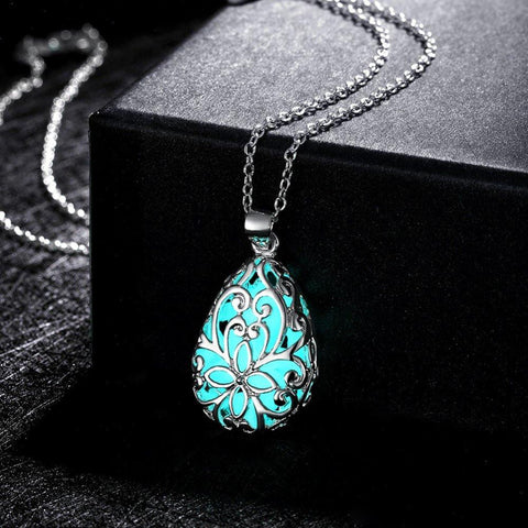 glowing-waterdrop-necklace